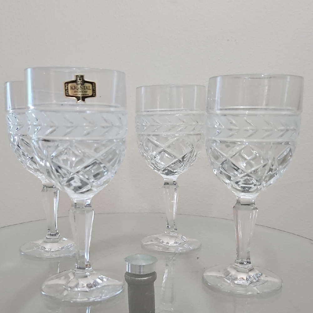Versailles Collection Vintage Crystal Wine Glass Set